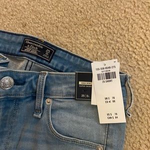 Abercrombie High Rise Super Skinny Never Worn